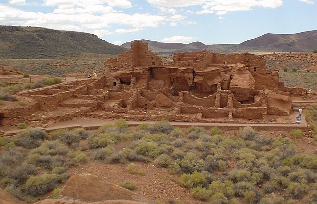 развалины индейского поселения Вупатки - США, Аризона