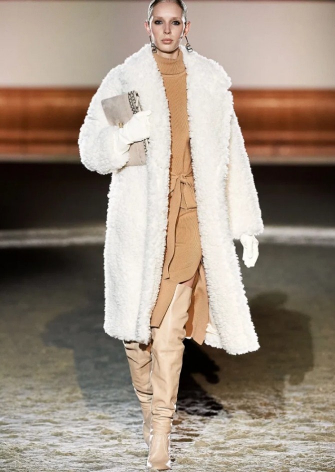 элегантный женский зимний образ 2022 года - белая шуба, обувь, аксессуары
