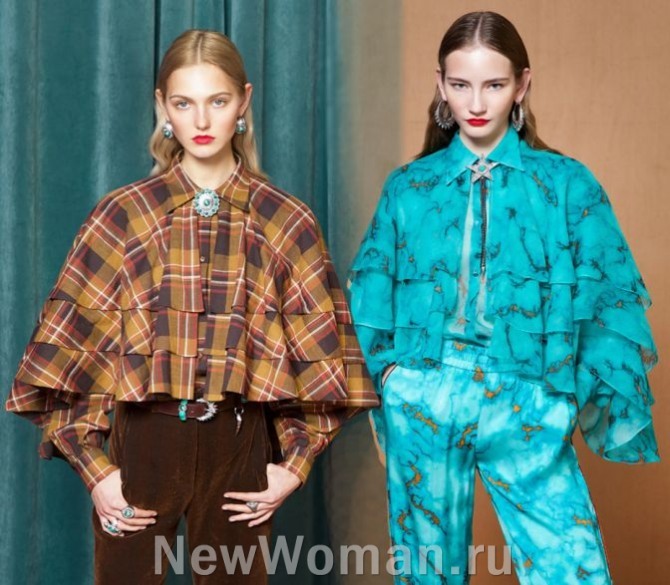 главные тренды 2024 в моде на блузки для девушек - модели с пелериной на плечах из трех горизонтальных воланов - стильные луки с модного показа Roberto Cavalli (Италия), PRE-FALL 2023