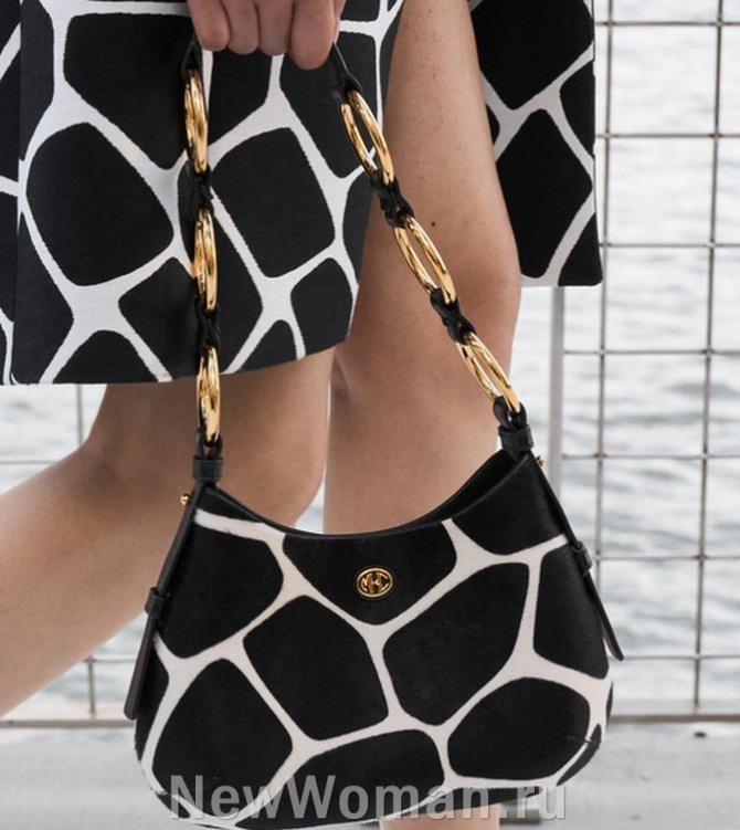 женская сумка с черно-белым принтом "жираф"
