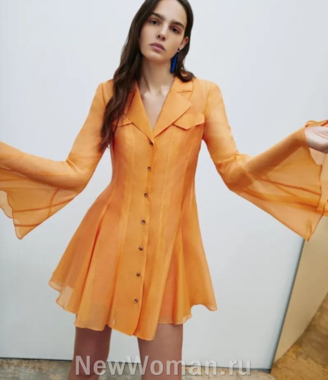 платье с рукавом-колоколом из оранжевого фатина