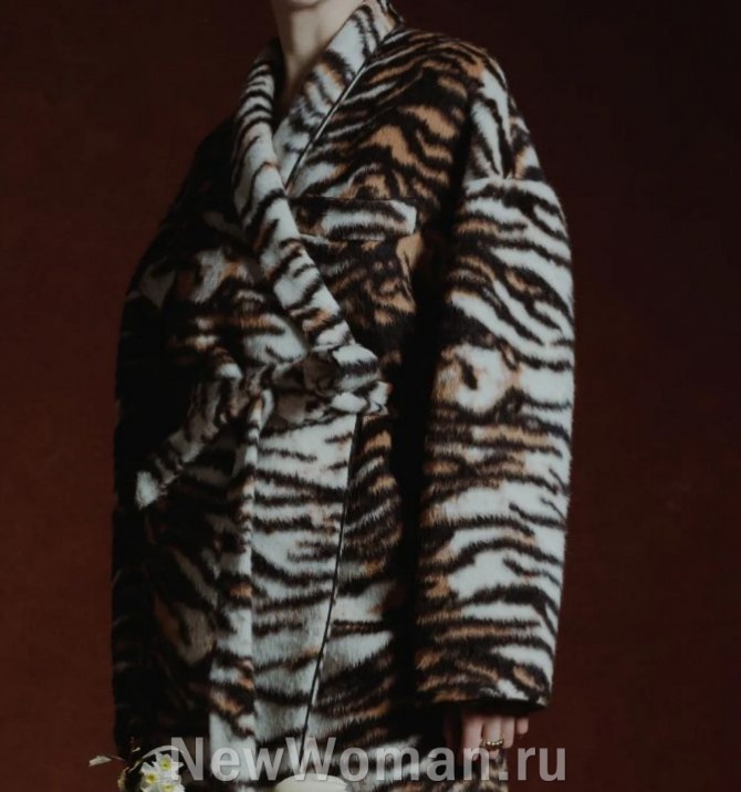  модное зимнее меховое женское пальто-халат 2025 года с тигровым принтом, с поясом и шалевым воротником
