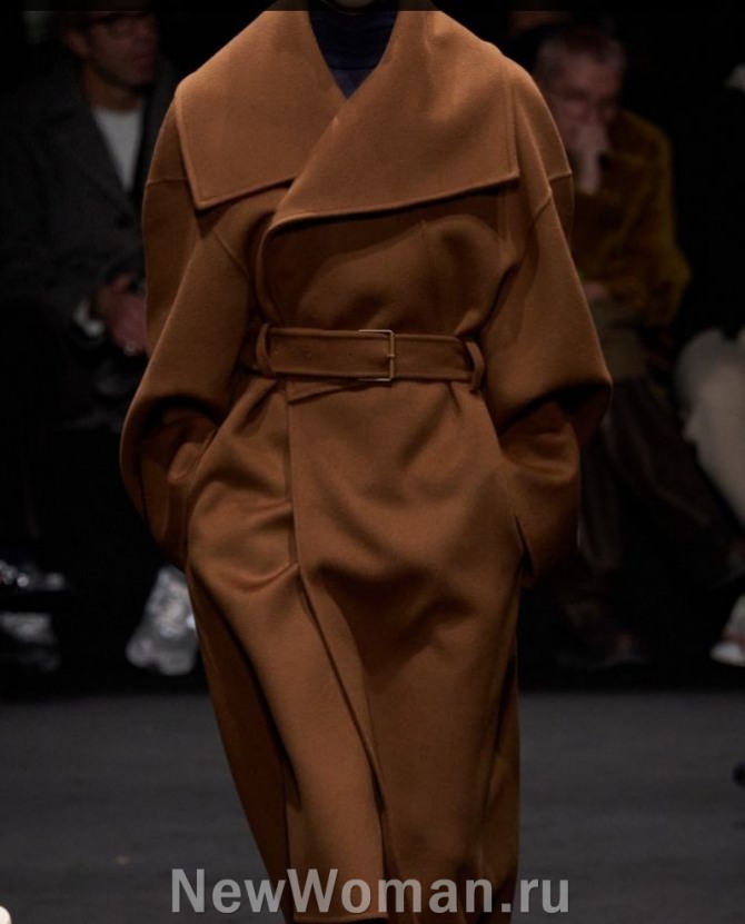 женское осеннее шерстяное коричневое пальто 2025 года с воротником апаш и поясом