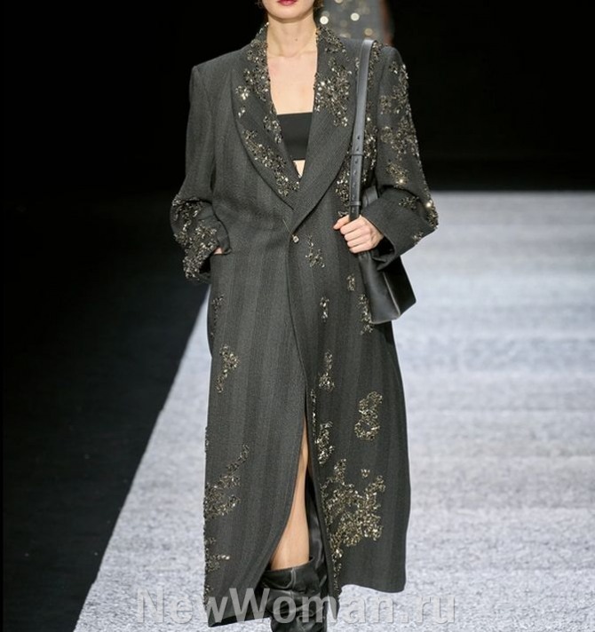 женское драповое меланжевое пальто с шалевым воротником, декорированное вышивкой из пайеток - бренд Emporio Armani, Menswear Fall/Winter 2024-2025, Milan 